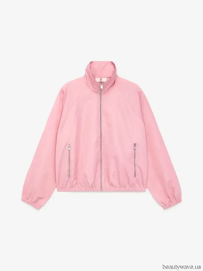 Everyone in the fashion world is in consensus: this winter boot style is versatile enough to be paired with jeans, skirts, and leggings.