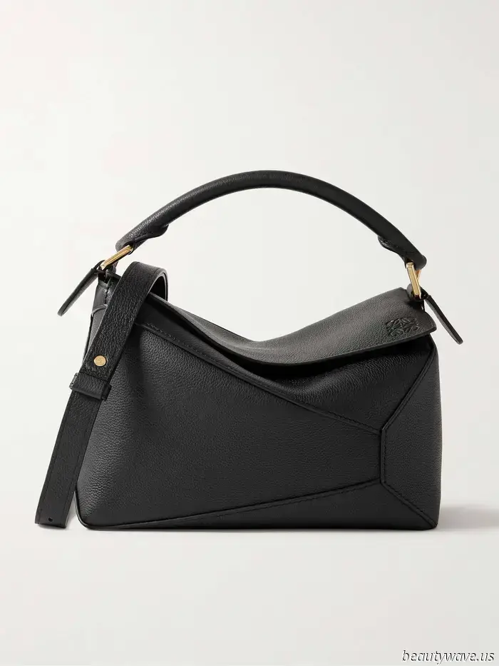 This Loewe bag is a favorite among fashion enthusiasts—I put it to the test to determine if it lives up to the hype.