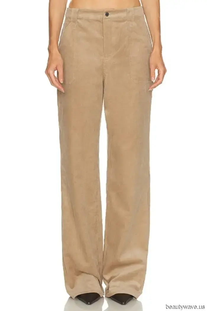 PSA: The Pant-and-Heel Ensemble Trendy Girls Are Sporting with Coach's Latest Must-Have Bag