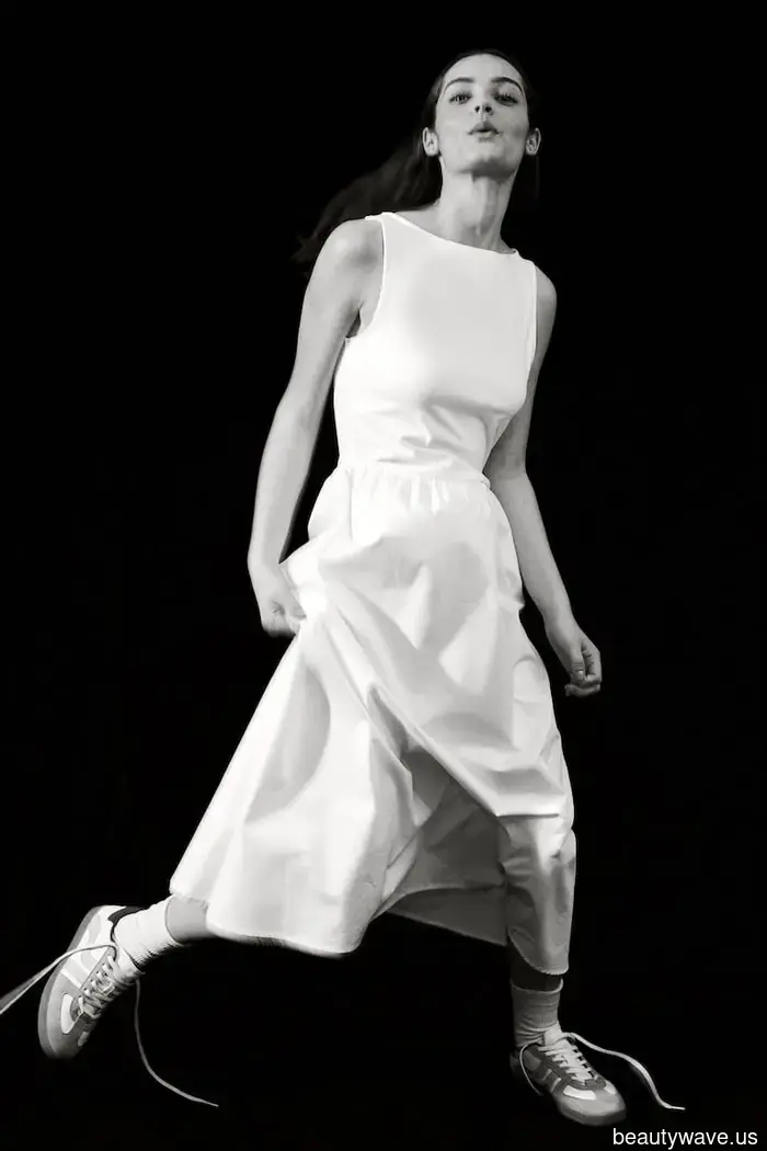 Just so you know: Fashion enthusiasts all over Europe are currently repeatedly embracing this elegant dress style.