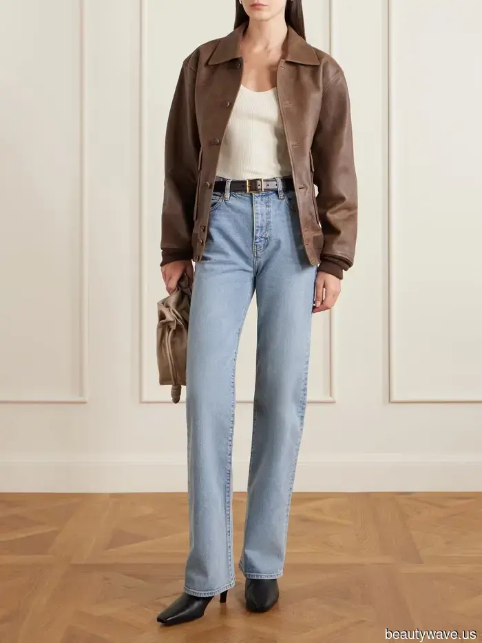 *Not* Sandals—The Anti-Spring Shoe Trend That Every Stylish Individual in Milan Is Pairing With Light-Wash Jeans