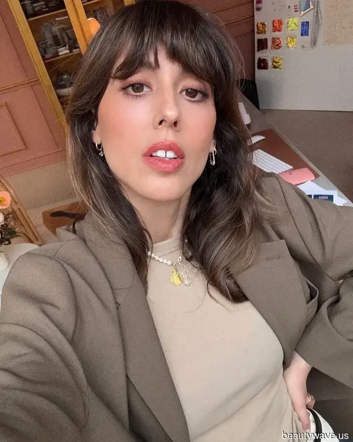 Le ragazze francesi giurano su questo balsamo labbra per labbra appena morse in un solo passaggio