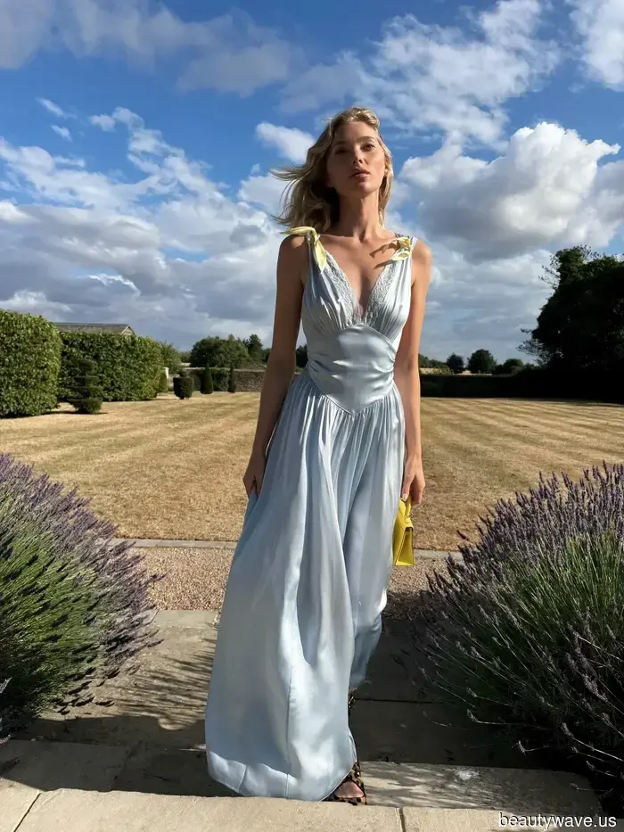 The Beautiful Dress Trend That Everyone Is Choosing Over Jeans and Trousers