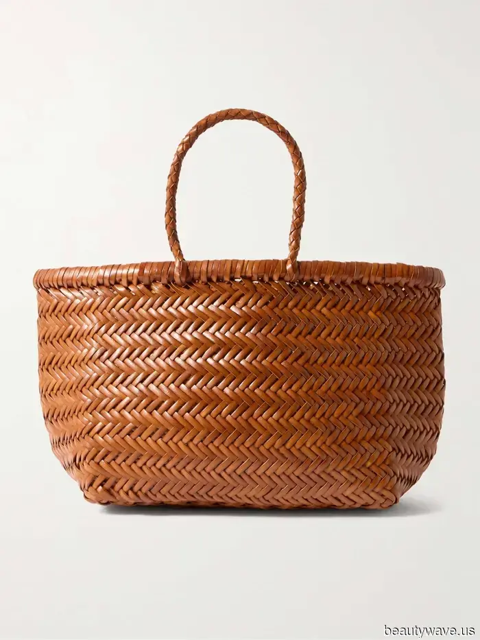 If you’re purchasing a woven bag this summer, opt for this sophisticated, classic design.