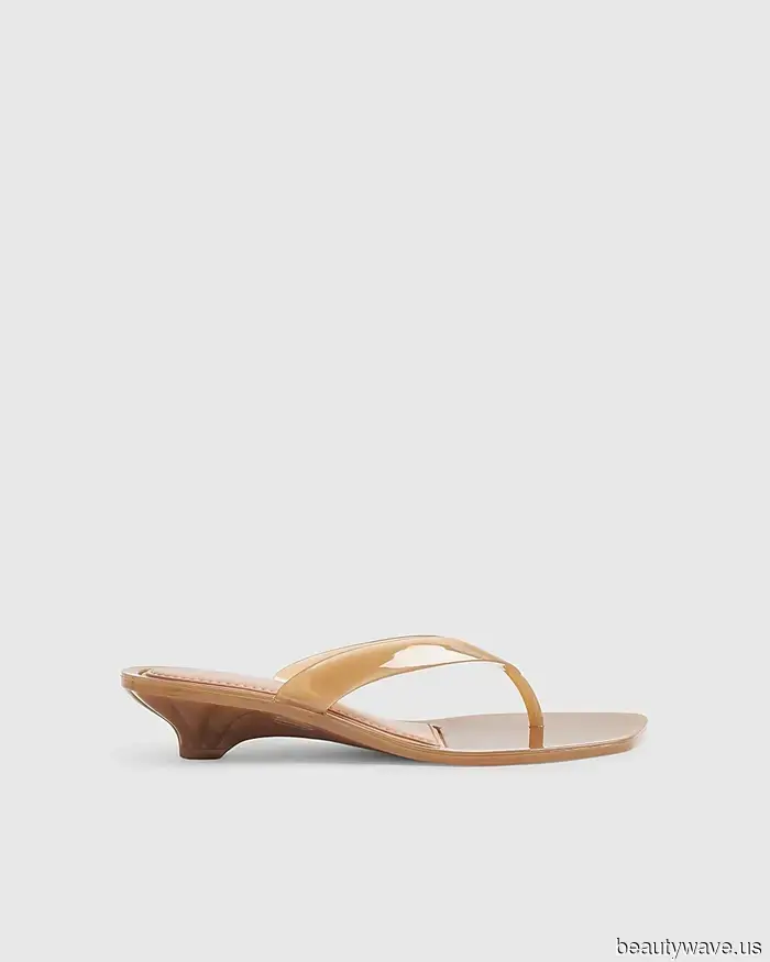"They May Be Unattractive, Yet I'm Still Eager for a Pair"—A Fashion Editor Shares Her Thoughts on Iris'…