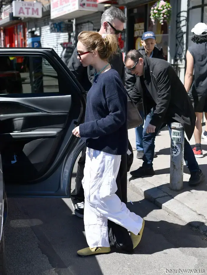 No Jeans, No Trousers—NY It Girls Will Opt for Flats with This Stylish Pant Trend All Summer