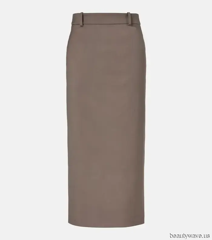 Der größte Rocktrend 2025 sieht am coolsten aus, wenn er mit diesen Hemd- und Absatzschuhtrends kombiniert wird.