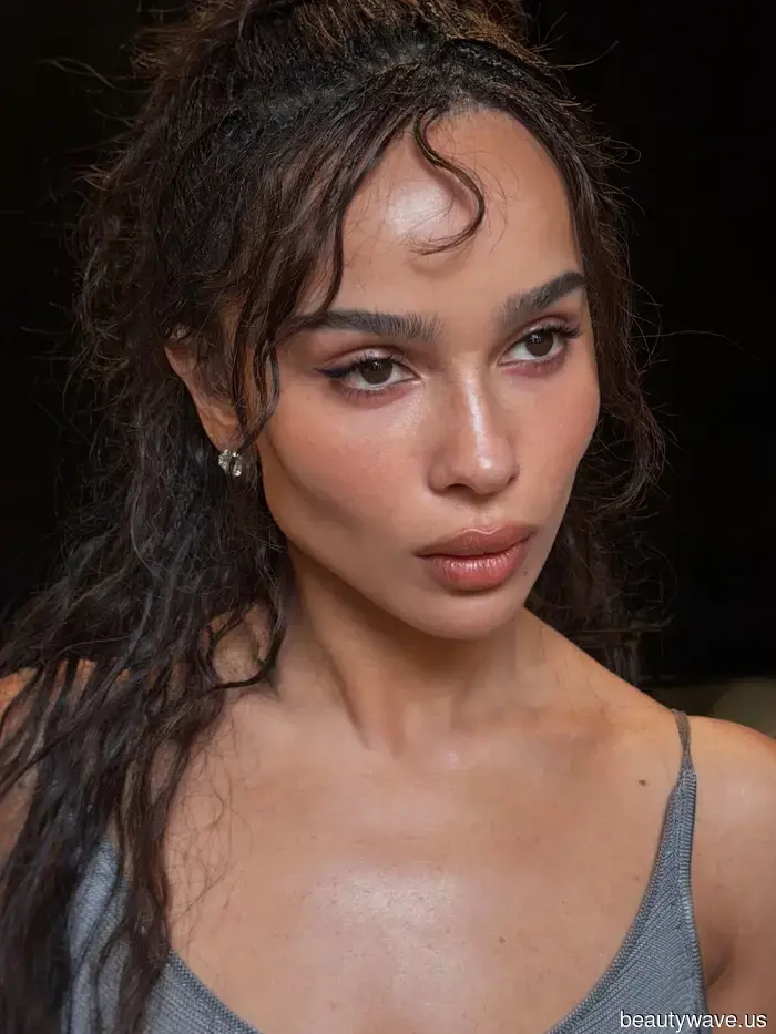 Try This Easy Lip Liner Method for Achieving Fuller Lips.