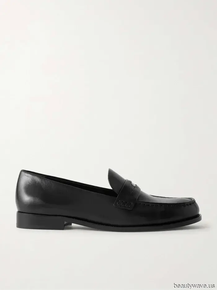 Raus mit den Ballerinas&mdash;Dieser teuer aussehende Loafer-Trend ist alles, was sich jemand mit Geschmack wünscht zu tragen.