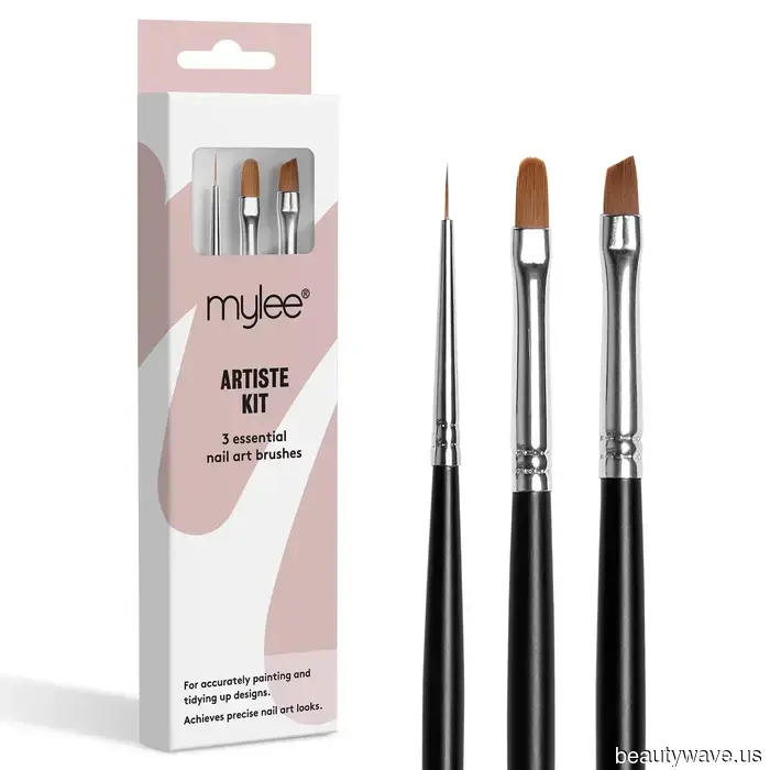 Ich bin ein Nagel-Trend-Experte—7 Herbst-zu-Winter-Maniküren, die "Voraus" schreien