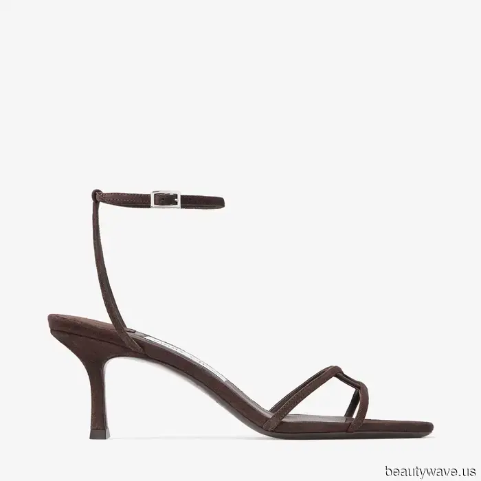 Ascoltami: Queste sono le 5 tendenze delle scarpe che le donne francesi indossano con i leggings nel 2026