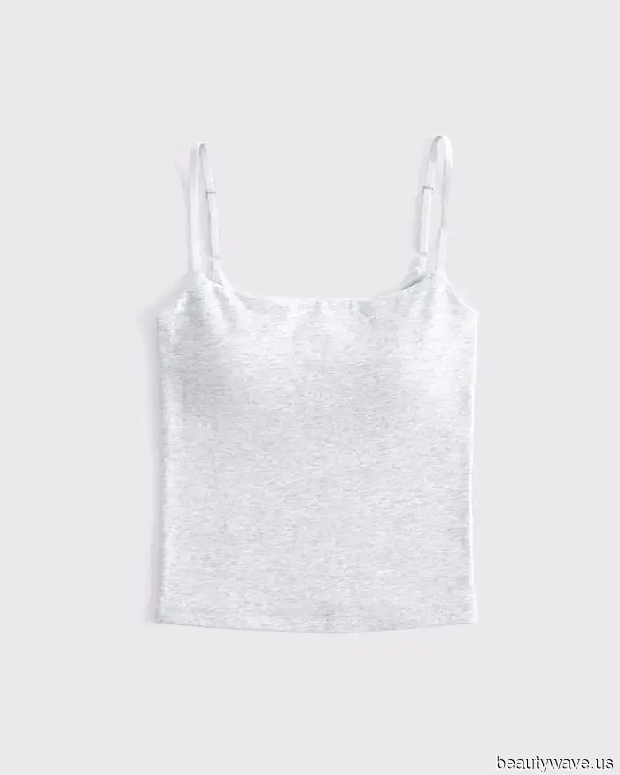 La mia amica mi ha chiesto cosa c'è di buono da Abercrombie RN&mdash;le ho inviato questi 31 pezzi in saldo chic anni '90.