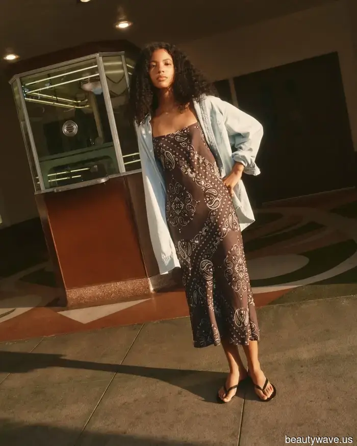 Der urlaubsbereite Druck, der in dieser Saison leise die Kleiderschränke der Modeleute erobert.