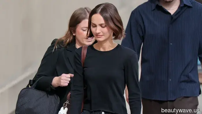 Ich sehe es überall: Das ist der Schuhtrend, der baggy Jeans aufwertet.