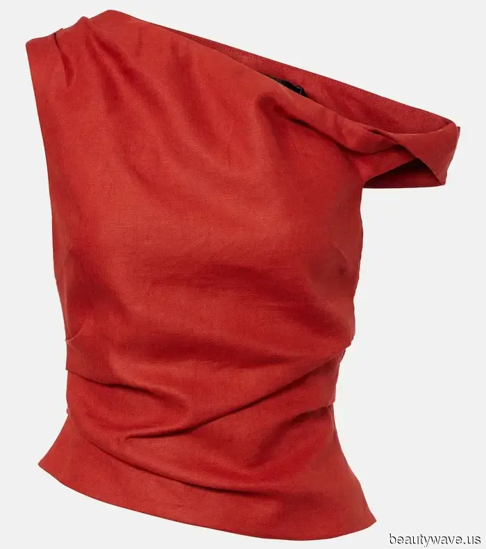 Not Just Black and White—This Season's Most Stylish Dressers Are Choosing Vibrant Color Combinations
