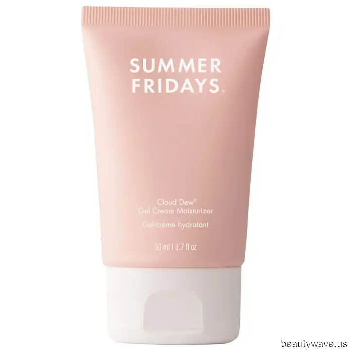 I persuaded three of my colleagues to purchase this jelly moisturizer before 10 A.M.—it's really that impressive.