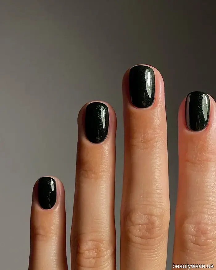 From Sheer Pink to Vivid Red, These Nail Colors from Manucurist Are Regarded as Contemporary Classics.