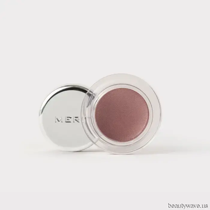 I found 5 French-girl techniques for applying eye makeup this summer, all thanks to a single product.