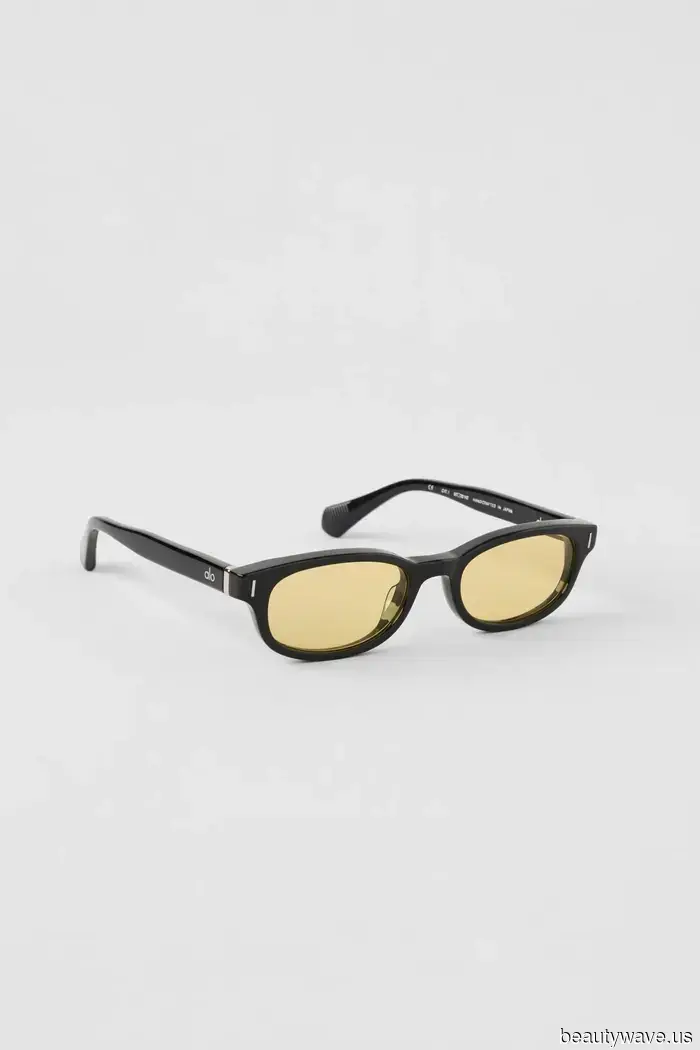Fact: The sunglasses that every WWW editor is sporting will be out of stock by August 1.