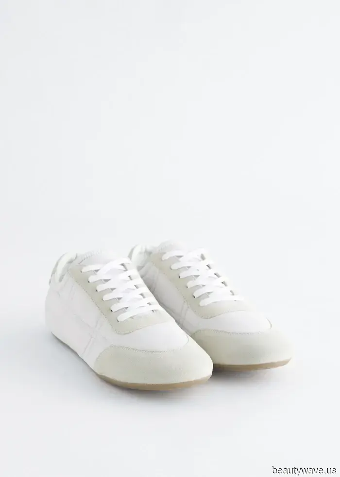 If French women are sporting jeans in 2026, it's likely in conjunction with one of these stylish trends.