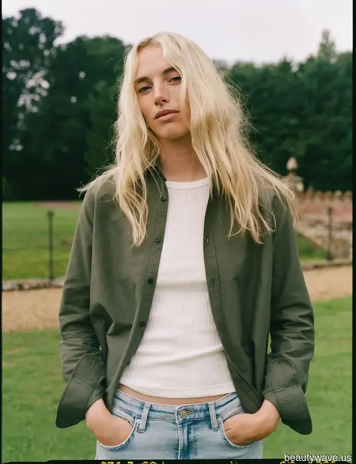 Minimalists Adore This Overlooked Neutral Hue That Elevates Summer Attire, Giving It an Elegant and Luxurious Look.