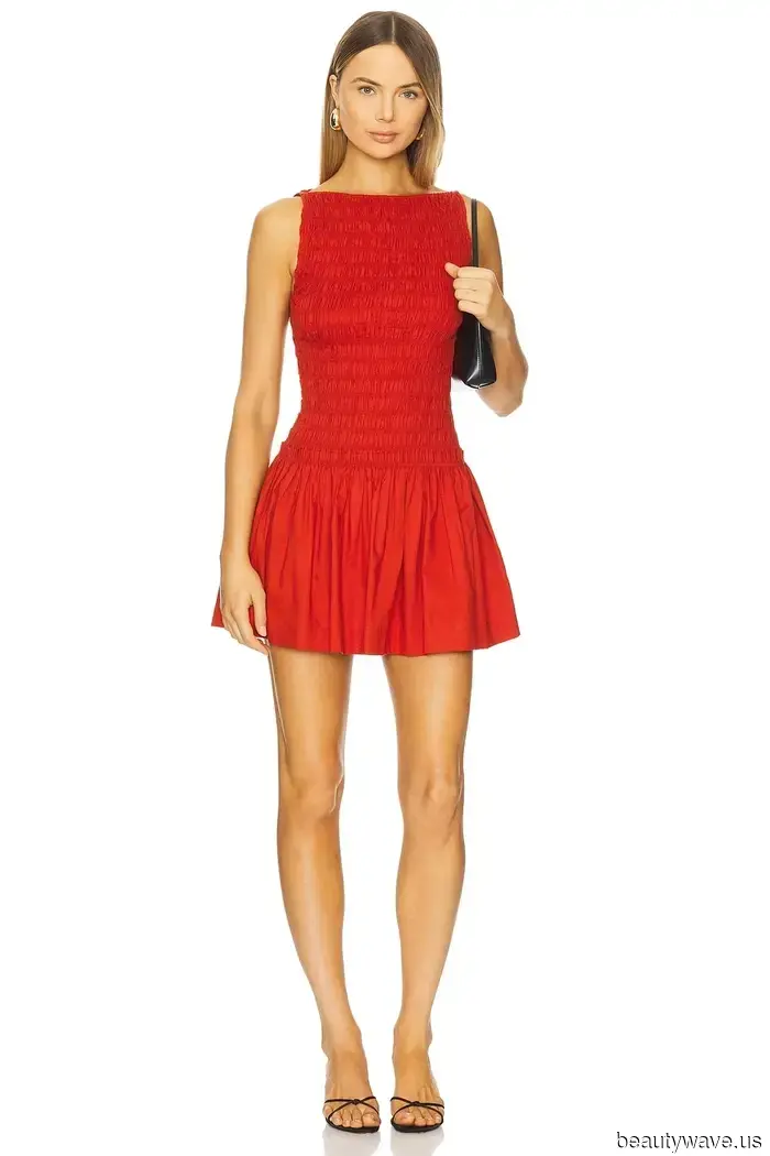 Margot Robbie trug gerade das Spieltags-Outfit, das jeder College-Student liebt.