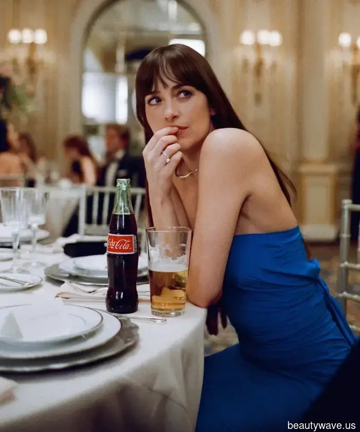 Dakota Johnsons materialistische Outfits sind perfekt&mdash;5 Looks, die ich unbedingt nachahmen möchte.