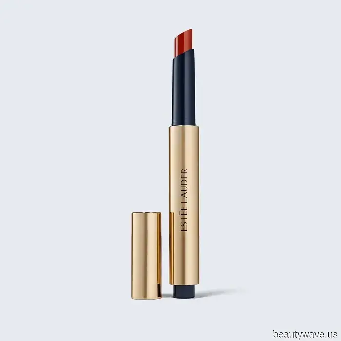 Mi mamá y yo siempre nos quejamos de los labios secos&mdash;este es el lápiz labial que ambas recomendamos.