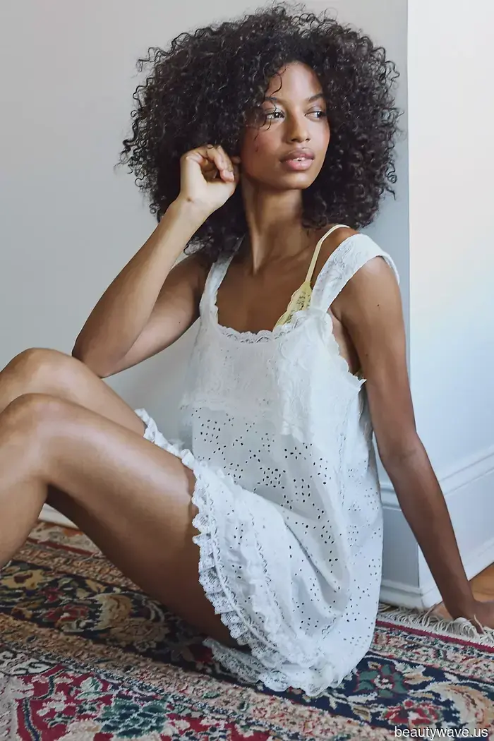 Ogni donna francese elegante ha uno di questi bei vestiti nel proprio guardaroba estivo capsule.