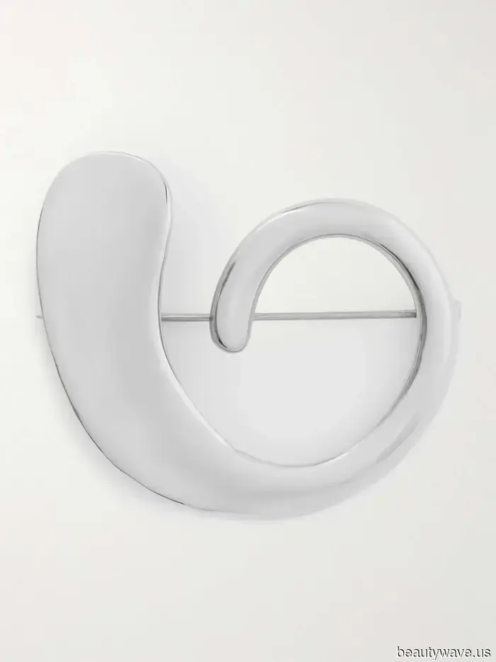 Lo siento, Aretes Declarativos&mdash;Este Es el Accesorio Que Hace Que los Conjuntos de Fiesta Se Vean Más Elegantes