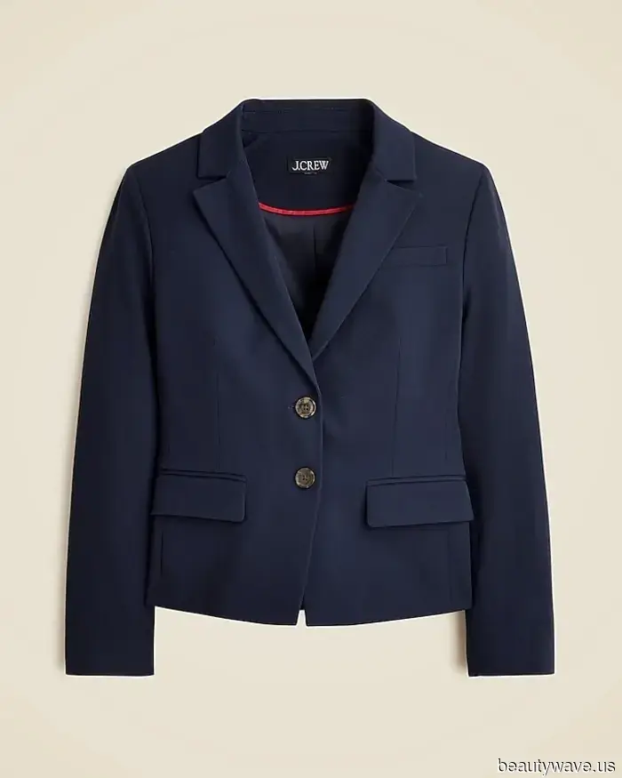 8 Items, 15 Looks: A Glimpse into My Anti-Trend Summer Capsule Wardrobe