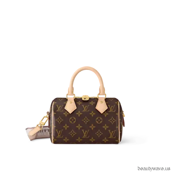 If you're planning to wear leggings and trainers in 2026, style them this way to achieve a chic look.