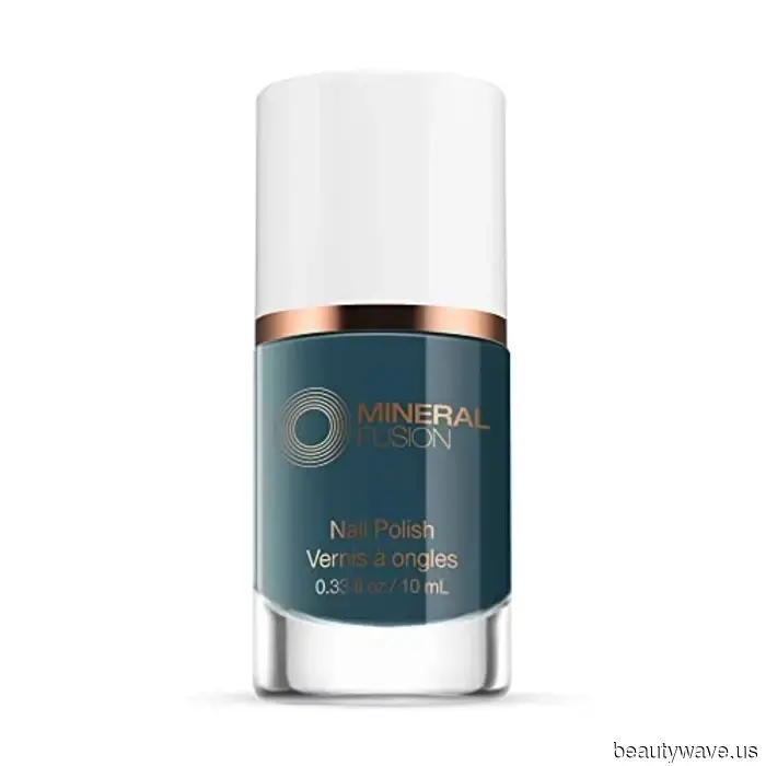 Elegant, schick und sehr gefragt: Diese 9 Nagellackfarben werden den Herbst 2025 dominieren.