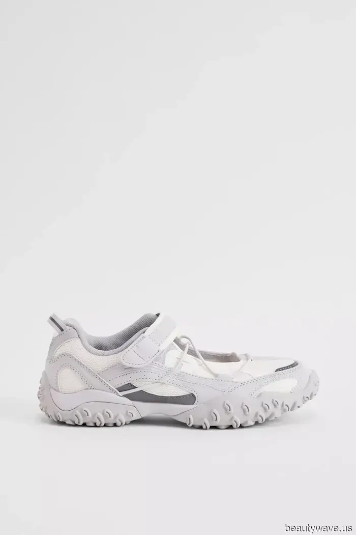 Apologies to my heels, but I'll be sporting these 5 winter flat shoe trends until spring 2026.