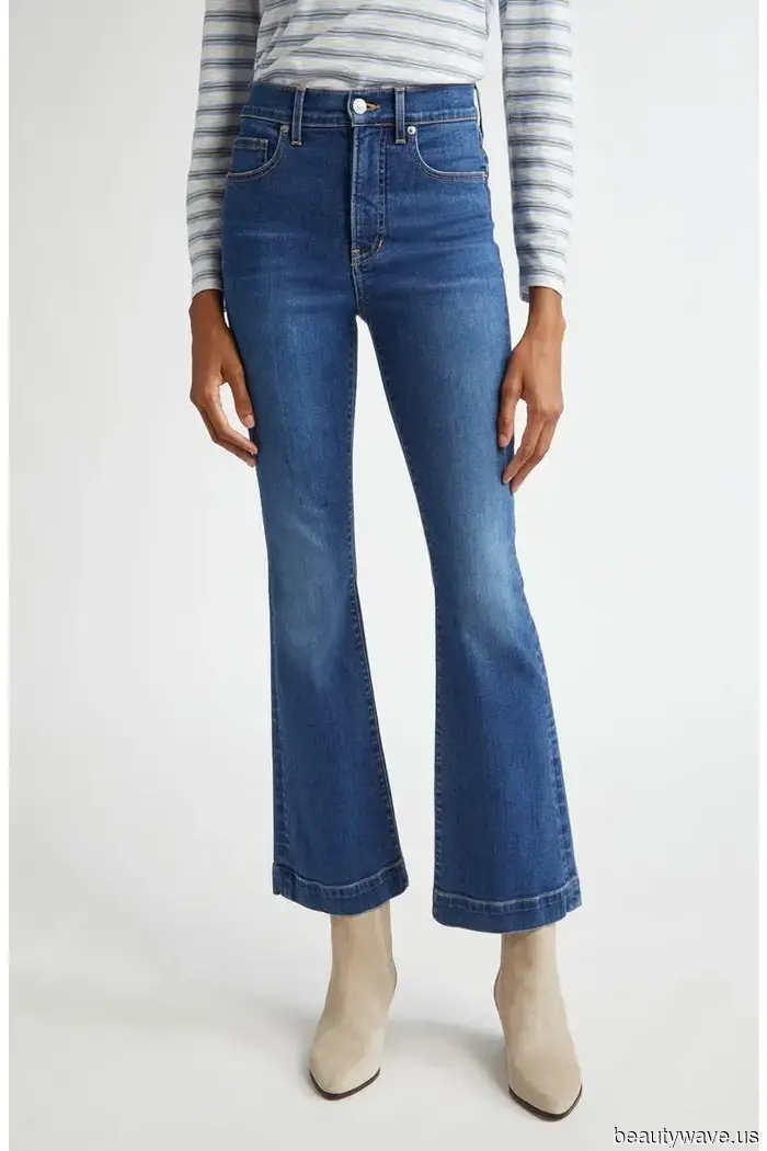Forget the skinny jeans—women in their 40s are embracing this stylish denim trend paired with black flats instead.