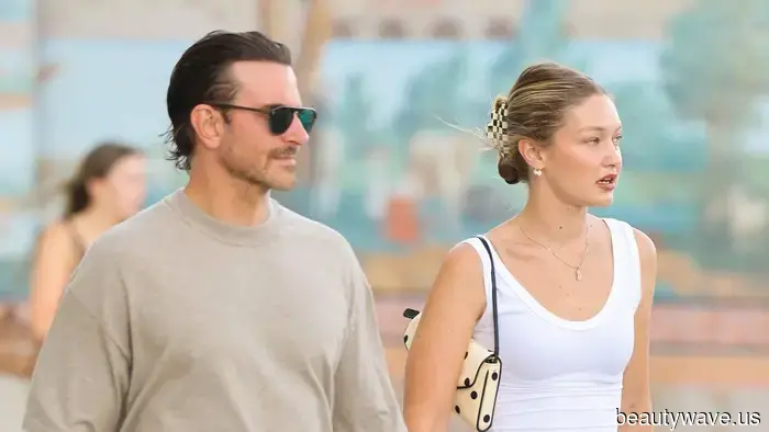 It's a Fact: Women in Paris and Los Angeles are all sporting this understated date-night ensemble.