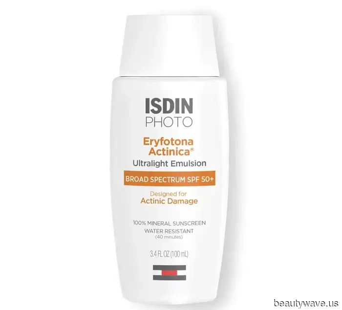 Моя мама дерматолог восторгалась этим многофункциональным SPF — и он заменил 3 моих основных средств по уходу за кожей.