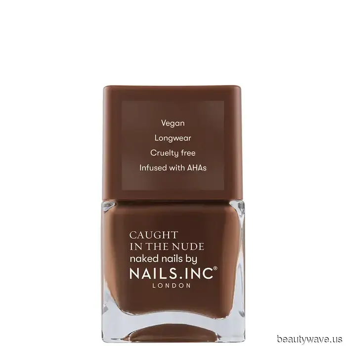 7 Colores de Uñas que las Personas Más Chic Están Usando en sus Manos Este Diciembre