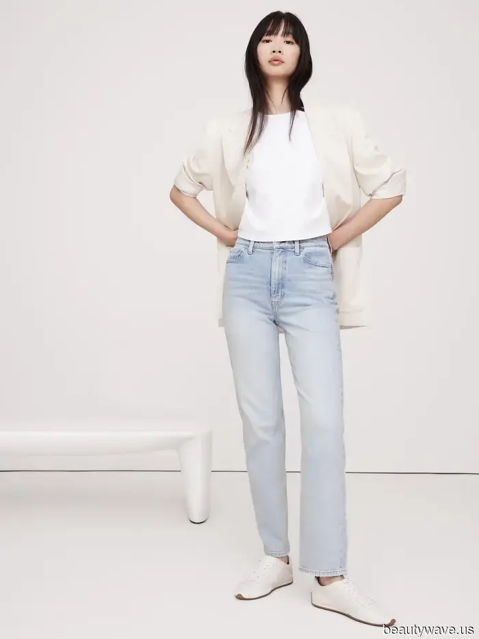 5 Outfit Ideas to Make Light-Wash Skinny Jeans Feel Fresh and Trendy for 2026, Not Outdated