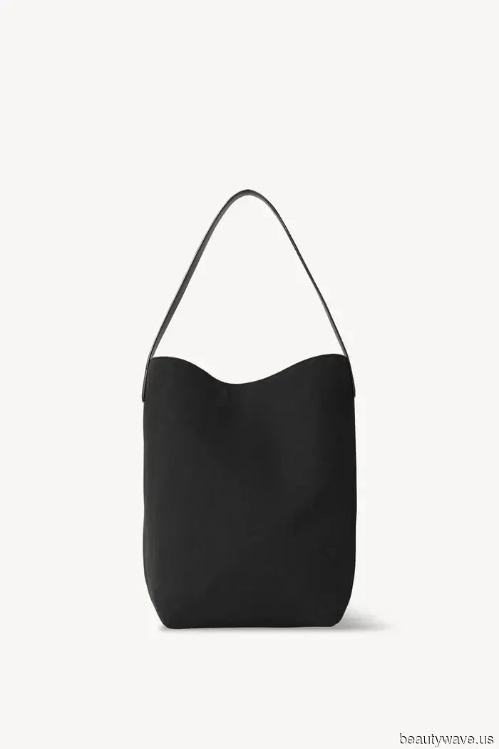 La borsa Margaux è stata dismessa, ma The Row ha svelato il suo successore, e potrebbe essere ancora più chic.