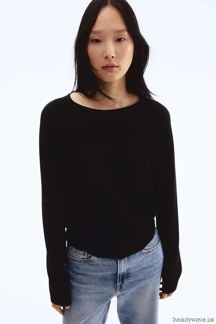 Black shoes will forever be a classic choice, but this stylish shoe color is the only one I plan to wear this autumn.