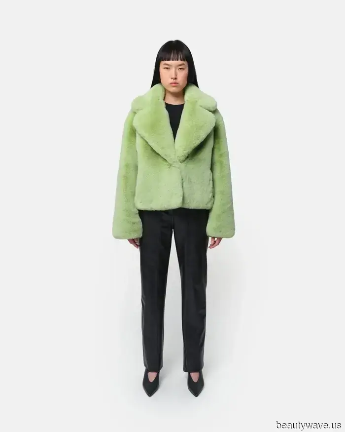 Todos los que tienen buen gusto están calentando sus atuendos de otoño con esta tendencia acogedora.