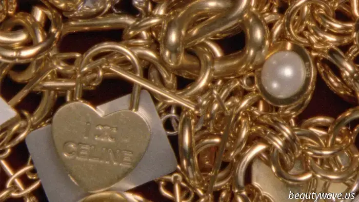 Последний релиз Celine 2026 года — сплошная радость, а аксессуары просто невероятно забавны.