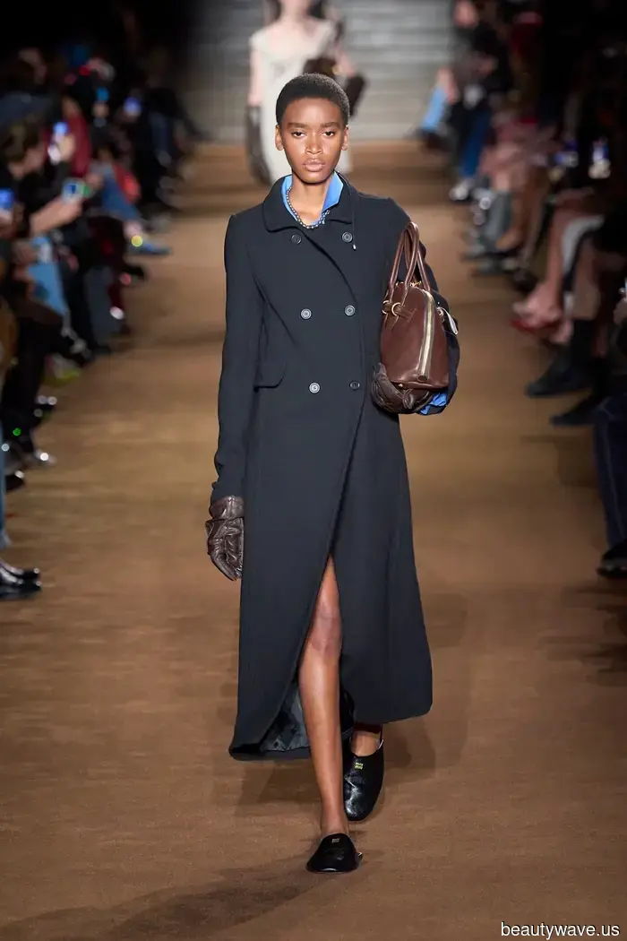 Forget flip-flops — this new trend in comfortable shoes could also be the most stylish of 2025.