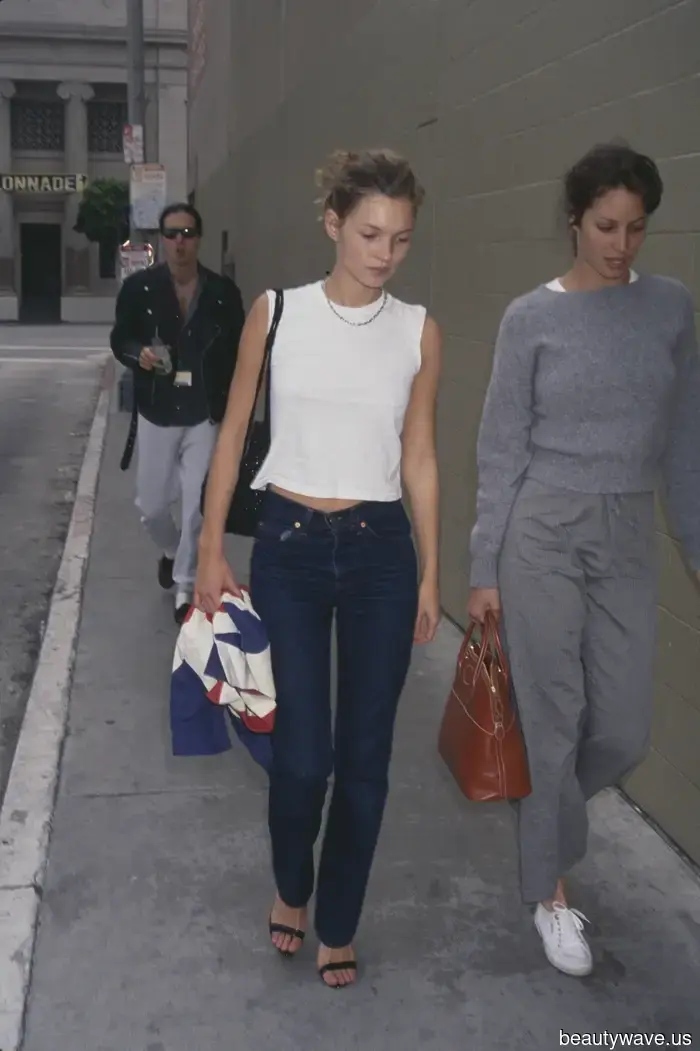 Everyone knows that '90s jeans are the ultimate choice—here are 5 trends to sport in Spring 2026.