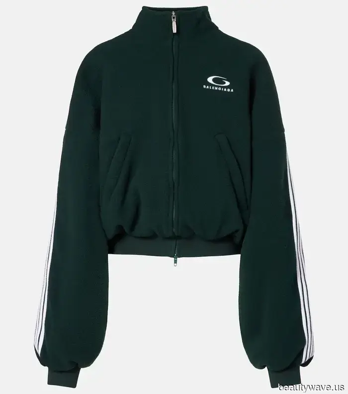 7 Trendy Jackets That Fashion Enthusiasts Will Pair With Their Favorite Jeans This Winter