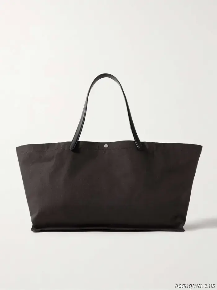Since the Margaux is currently unavailable, this is the Row bag we're opting for instead.