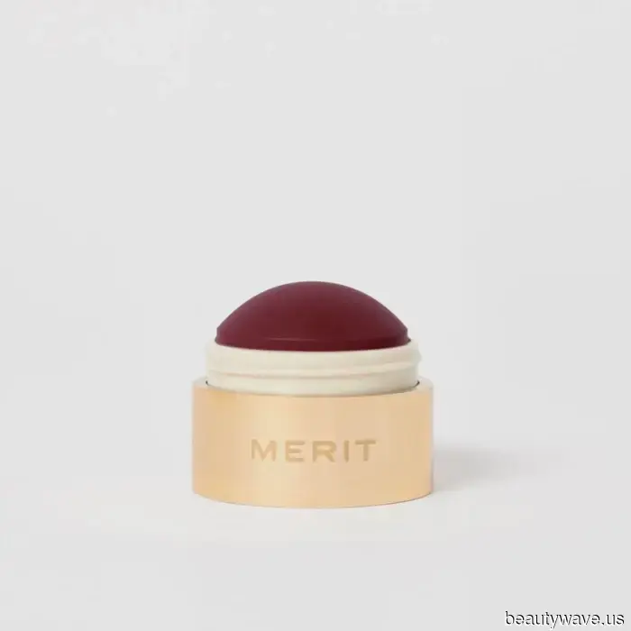 From Wine-Stained Lips to Glittery Accents: 10 Festive Beauty Trends That Fashion Enthusiasts Have Been Saving for Months