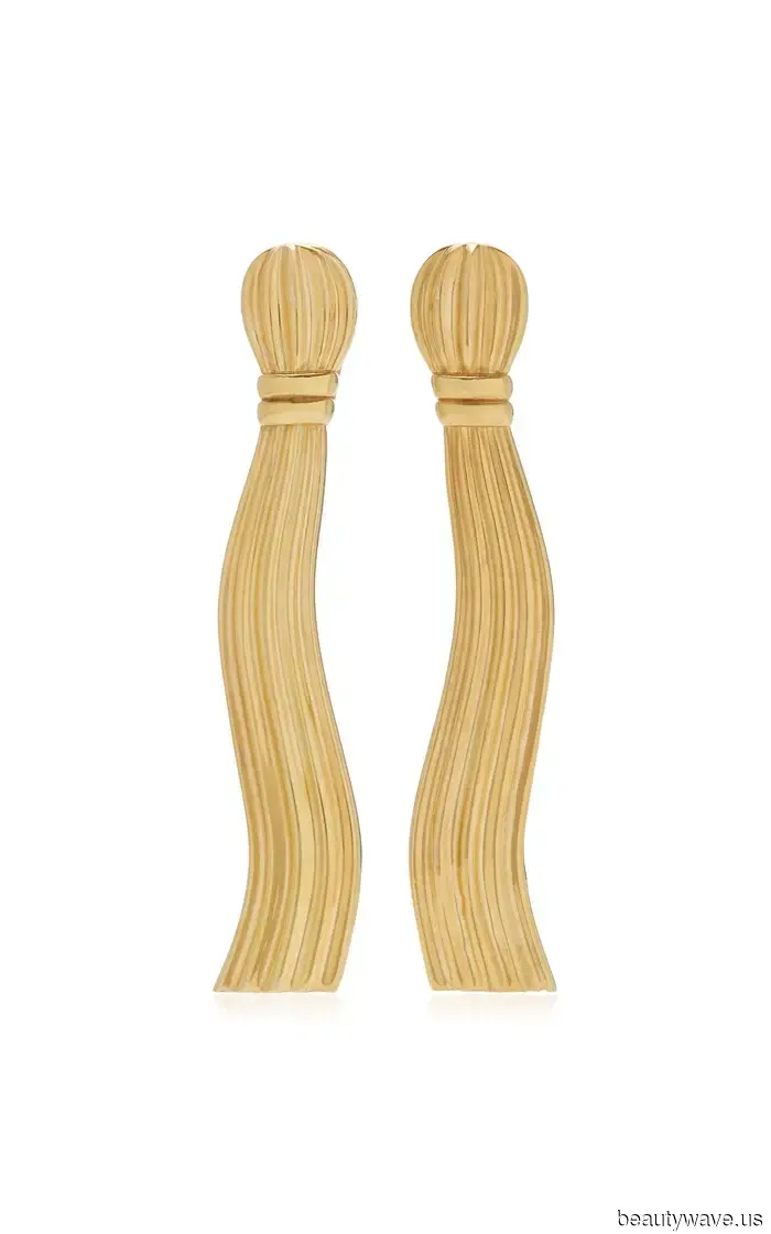 The Who What Wear editors shared their 25 top fashion discoveries for this month.