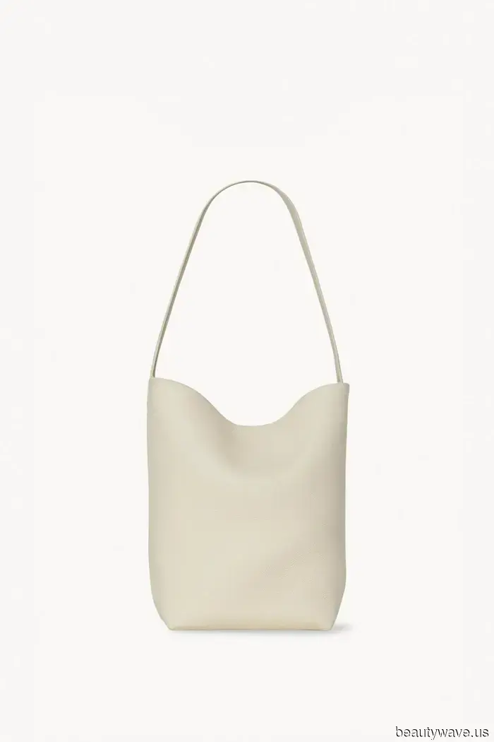 Ich sage es voraus: Diese weniger bekannte The Row Tasche wird der nächste Kultkauf sein.